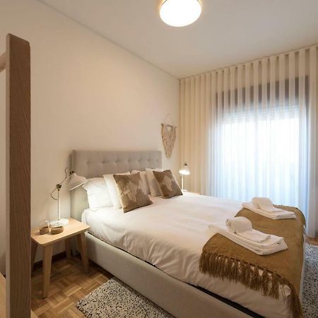 Lovelystay - Genuine Bonfim Balcony Flat Porto Bagian luar foto