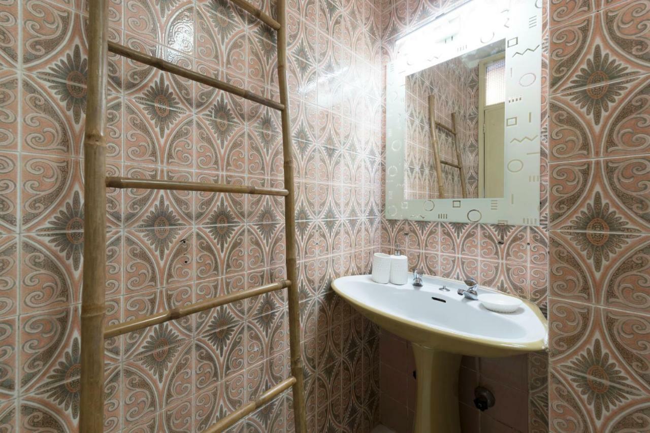 Lovelystay - Genuine Bonfim Balcony Flat Porto Bagian luar foto
