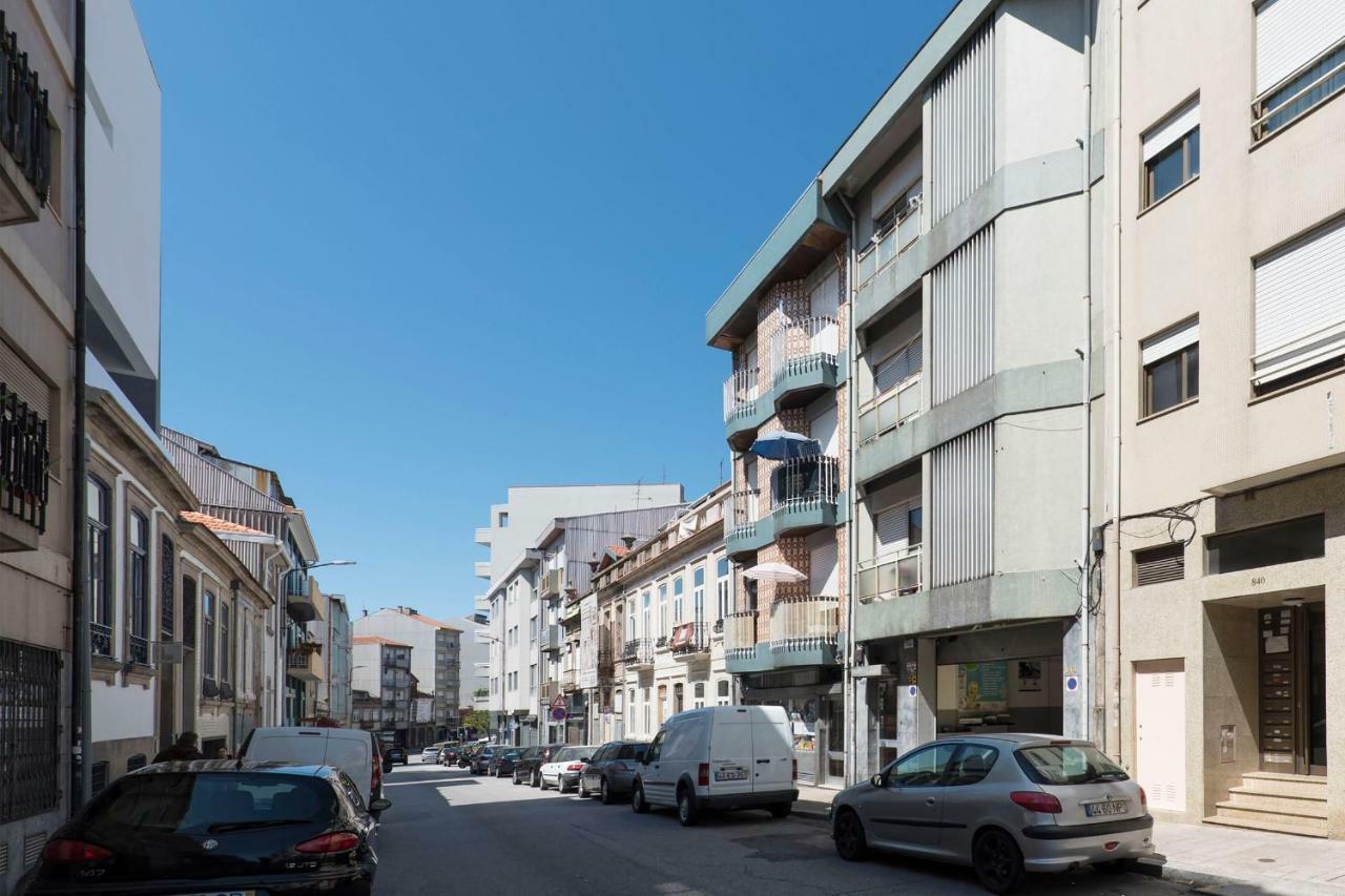 Lovelystay - Genuine Bonfim Balcony Flat Porto Bagian luar foto