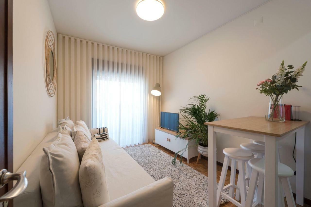 Lovelystay - Genuine Bonfim Balcony Flat Porto Bagian luar foto