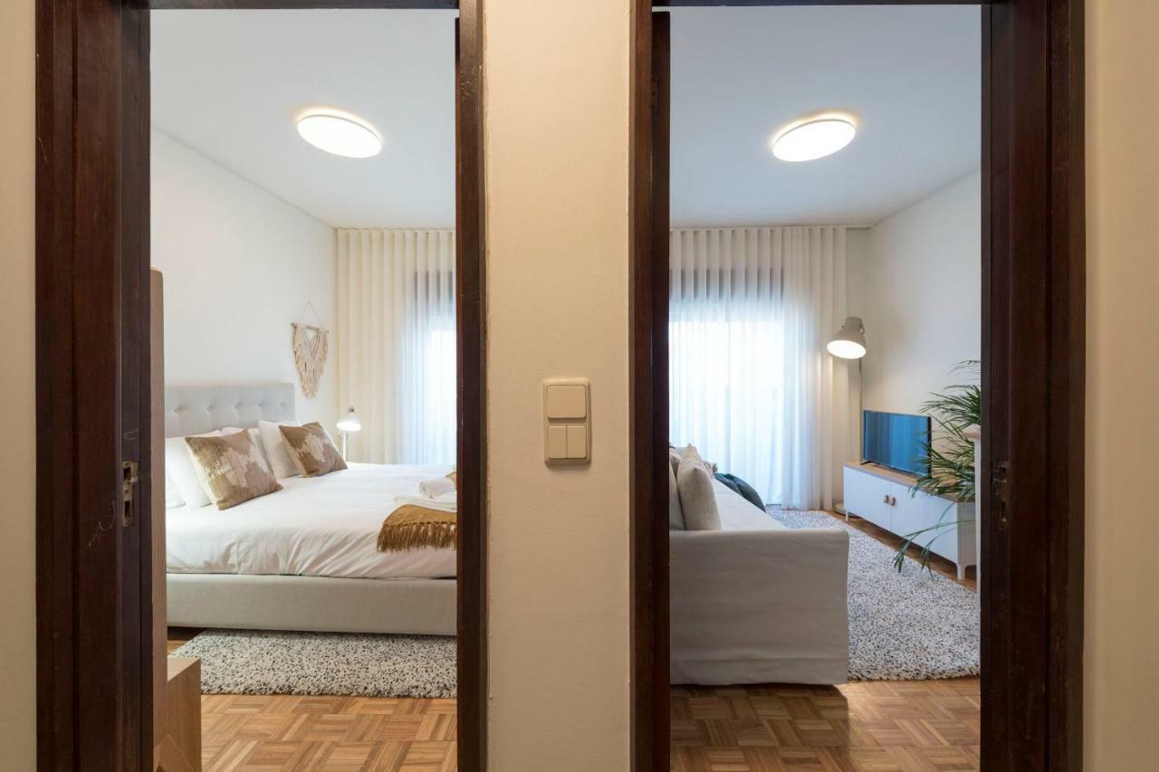 Lovelystay - Genuine Bonfim Balcony Flat Porto Bagian luar foto