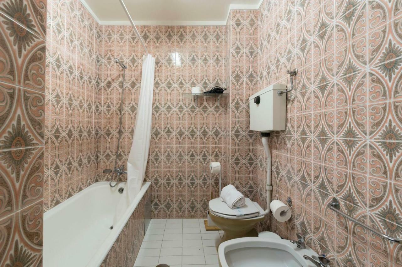 Lovelystay - Genuine Bonfim Balcony Flat Porto Bagian luar foto